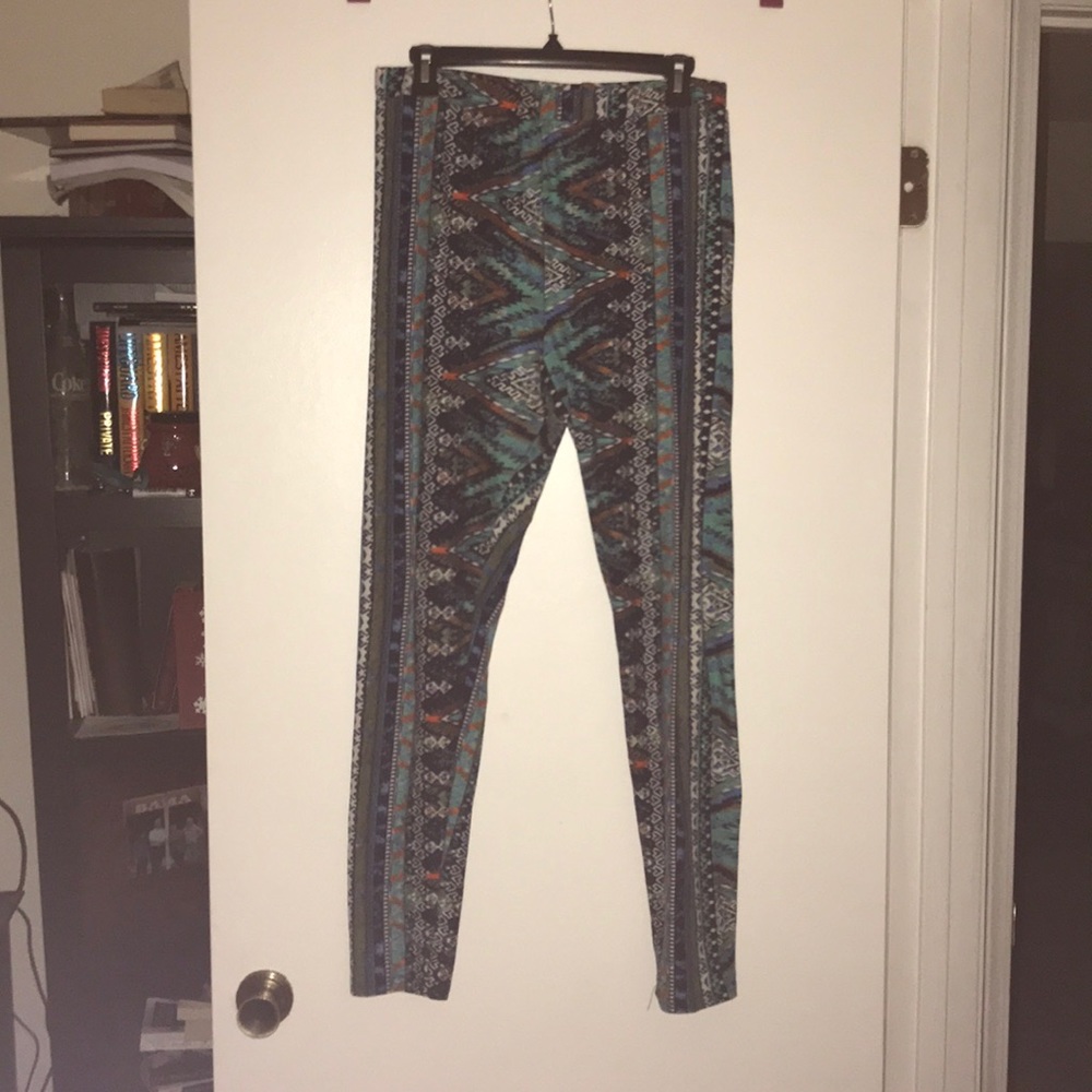 Ultra soft Aztec print legging
